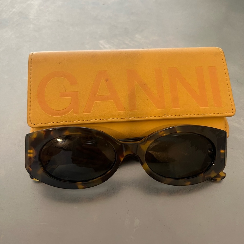 Ganni Tortoise small lens sunglasses